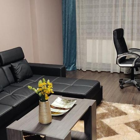 Home Apartament Брашов Екстериор снимка