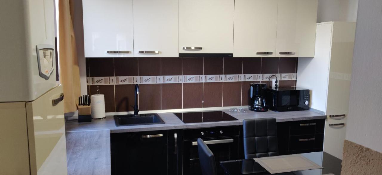 Home Apartament Брашов Екстериор снимка