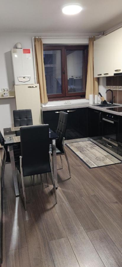 Home Apartament Брашов Екстериор снимка
