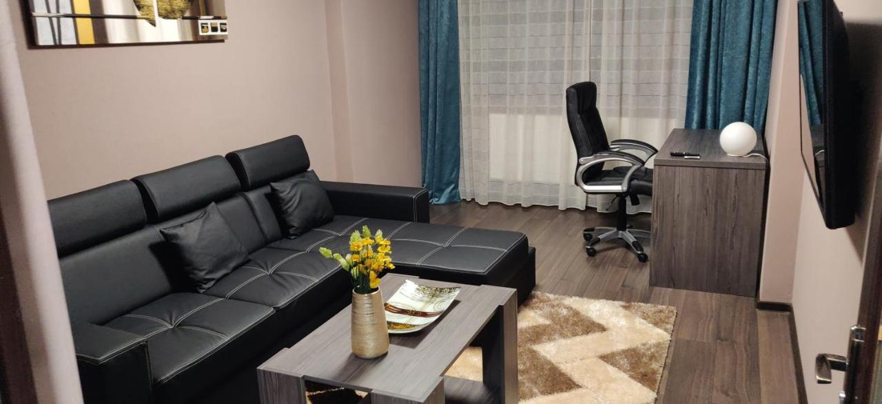 Home Apartament Брашов Екстериор снимка