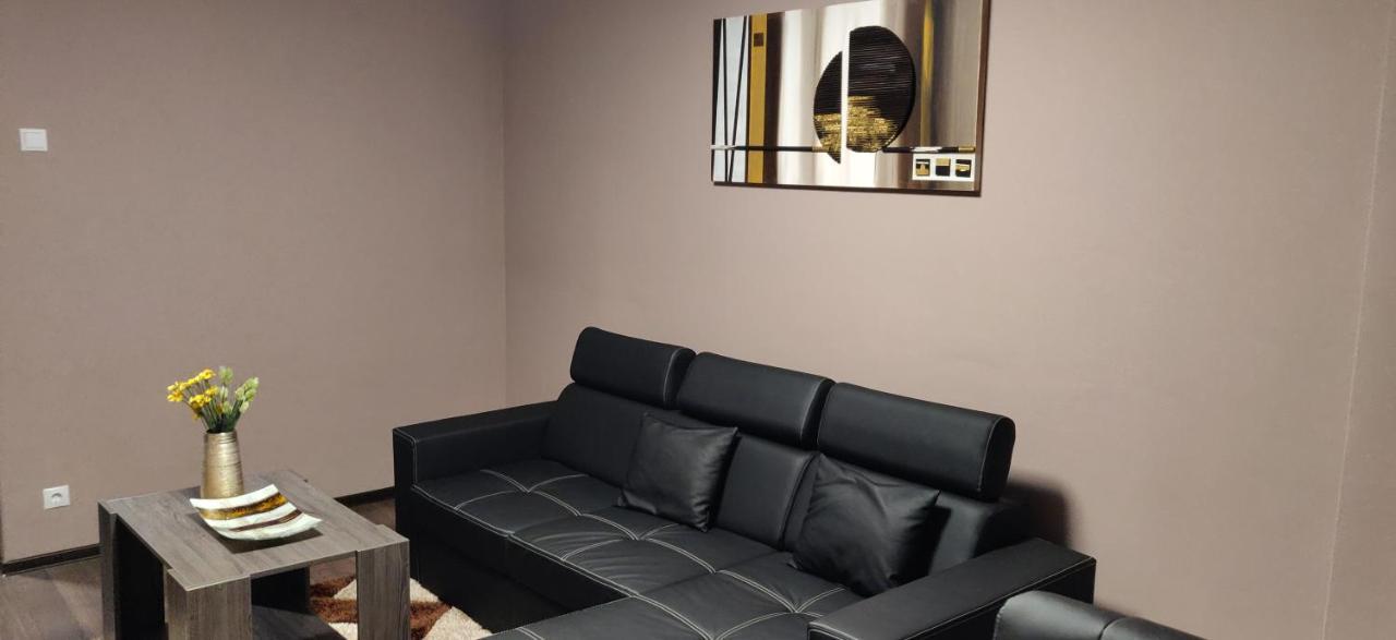 Home Apartament Брашов Екстериор снимка